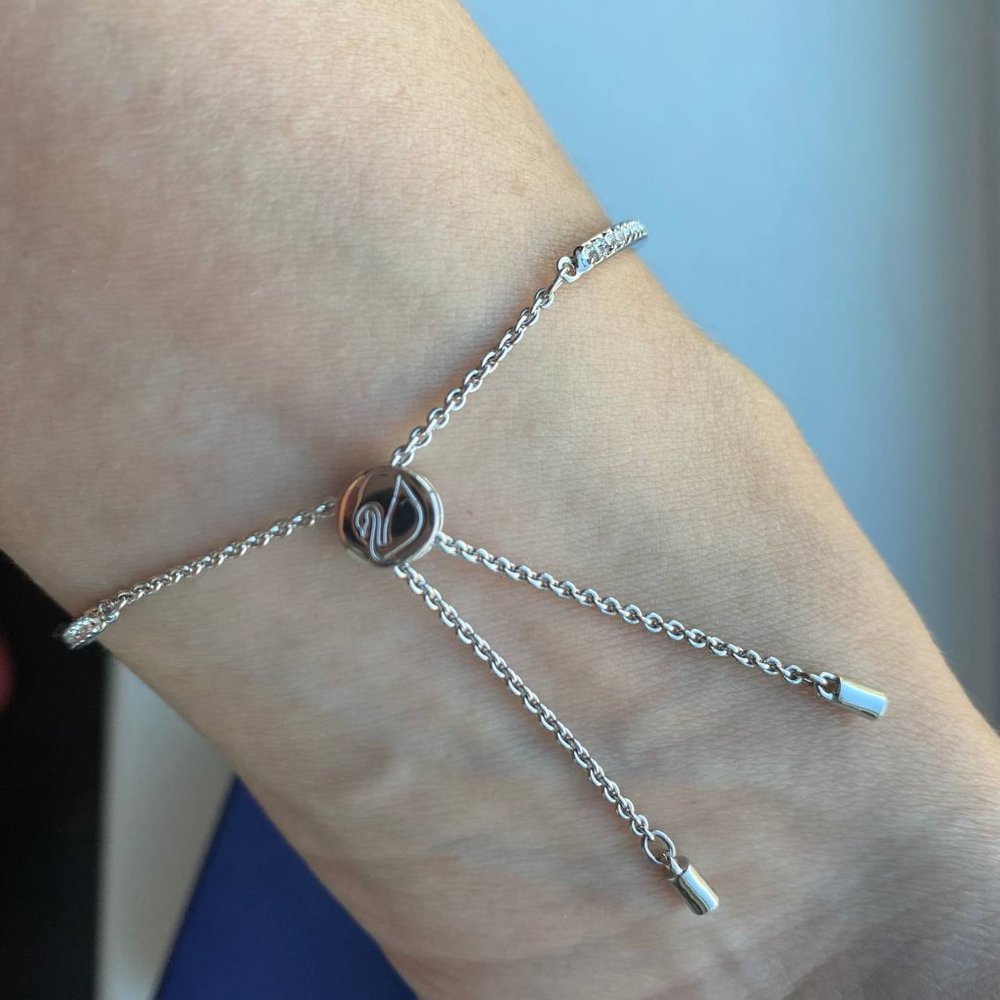 ❌SOLD❌NWT!Authentic SWAROVSKI Two Tone Lifelong Bow Crystal Pave Bangle Bracelet - Picture 4 of 7